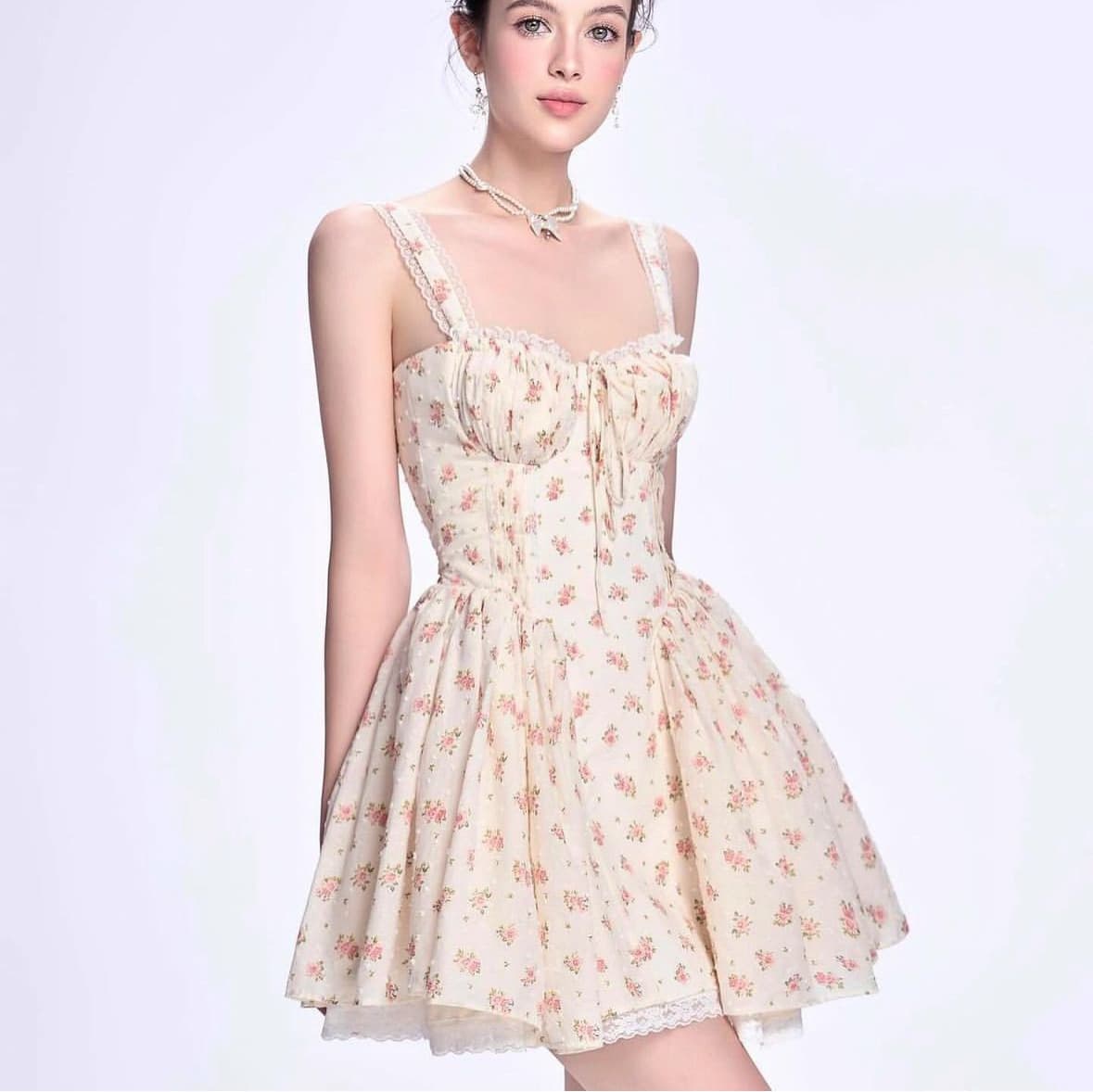 Floral Lace-trimmed Pleated Waist-cinching Dress